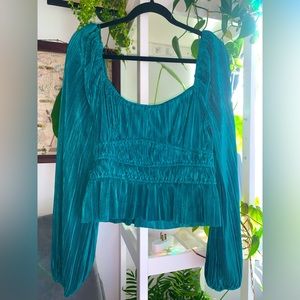 ASTR Blue Green crop peplum style top